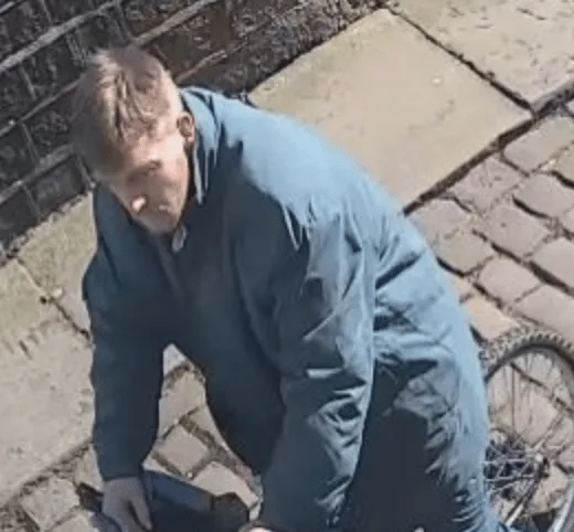 Masked Knife-Threat Robber Hits Nelson Spar, Makes Bike Getaway – Police Urge Witnesses to Call 101
