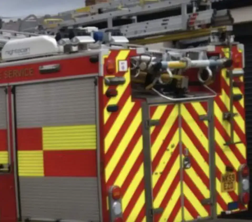 Blaze Breaks Out at Gillingham High Street Business – Kent Firefighters Tackle Smoke, No Injuries Reported