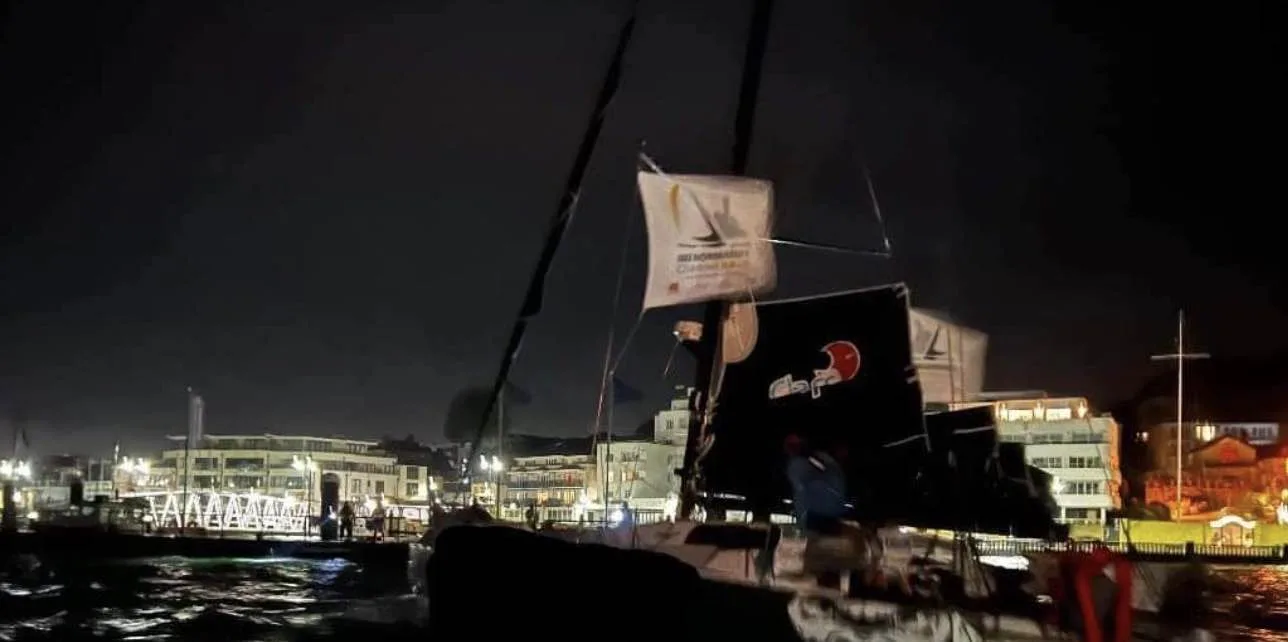 Cowes RNLI Rescues French Yacht After Midnight Mayday in Thunderstorm
