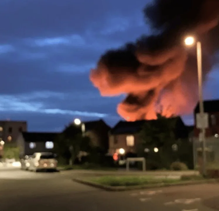 Massive Dagenham Blaze Engulfs Industrial Estate, Residents Forced Indoors Amid Thick Smoke