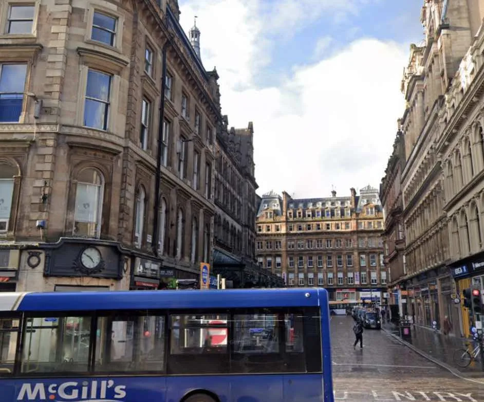 Man Seriously Injured in Late-Night Assault Near Central Station – Police Urge Witnesses to Come Forward