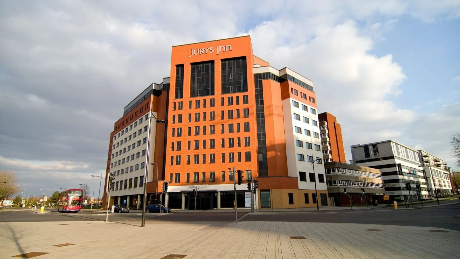 Taxi Driver Brutally Assaulted Outside Swindon Jurys Inn – Police Seek Witnesses