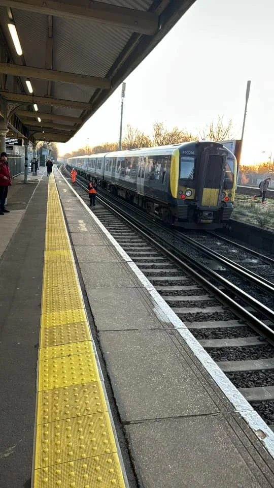 Train Derailment at Walton-on-Thames Sparks All-Day Chaos Between Woking and London Waterloo