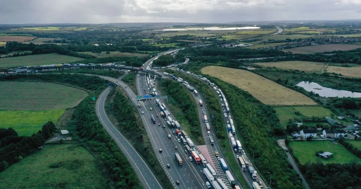 Dartford Tunnel Shuts After Multi-Vehicle Crash Sparks M25 Chaos and 60-Minute Delays