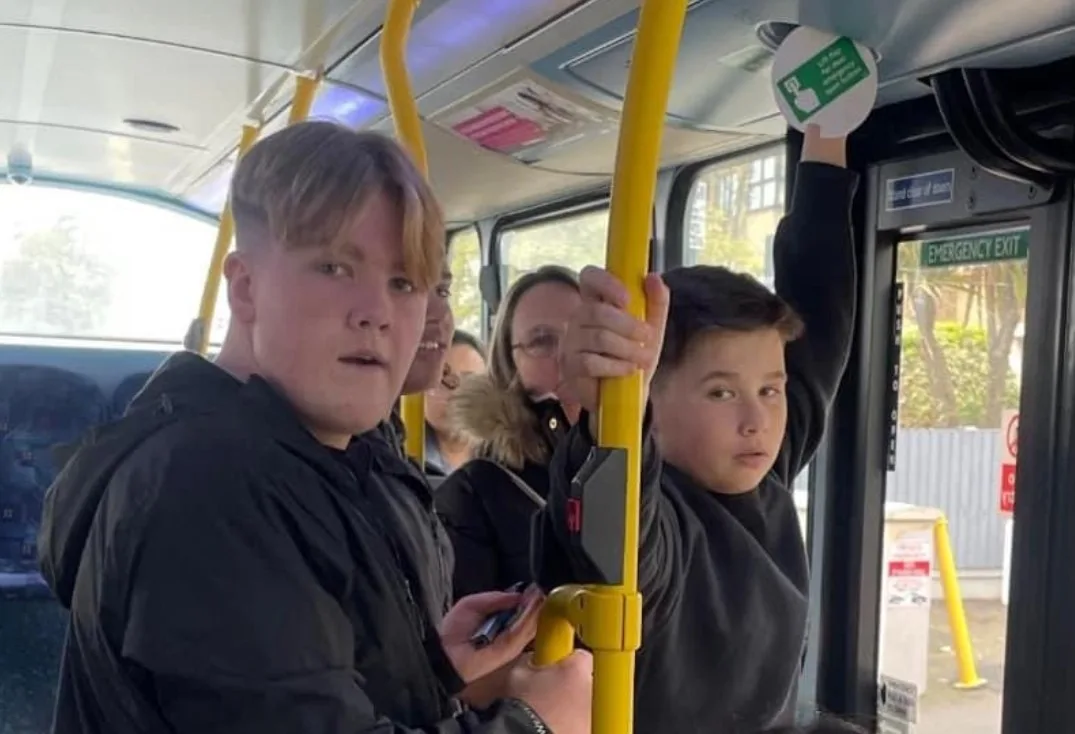 Kids Spark Panic Setting Bus Ablaze on Route 89 – Parents Urged to Take Control After Dangerous Fire Incident
