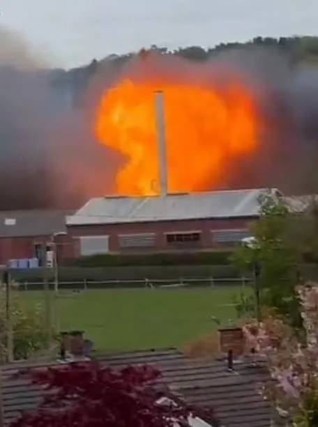 Huge Blaze at Mold Chemical Factory After Explosions – One Injured, Area Evacuated