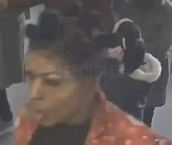 Handbag Havoc at Southwark: Woman Swings Purse, Injuring Several Commuters