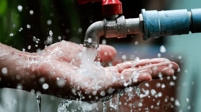 Cryptosporidiosis Outbreak in South Devon: 22 Sick, Boil Tap Water Now as South West Water Faces Backlash