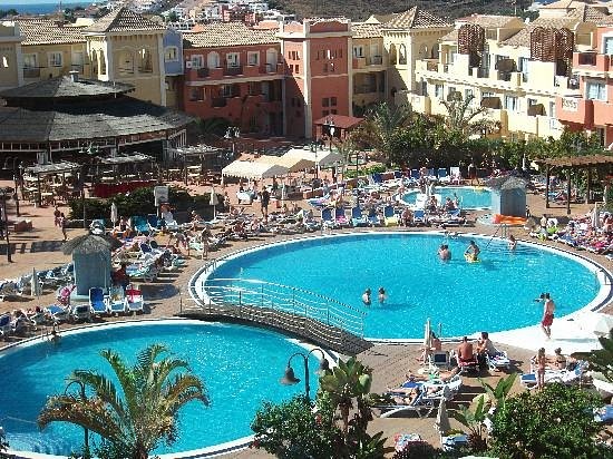 British Girl, 6, Nearly Drowns in Tenerife Pool 50 Minutes After Lifeguard Leaves – Police Probe Safety Failures