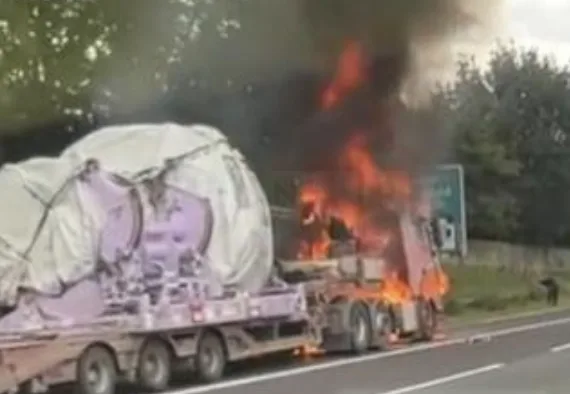 M25 Surrey Gridlock: HGV Blaze Sparks 9-Mile Tailback and 90-Minute Delays