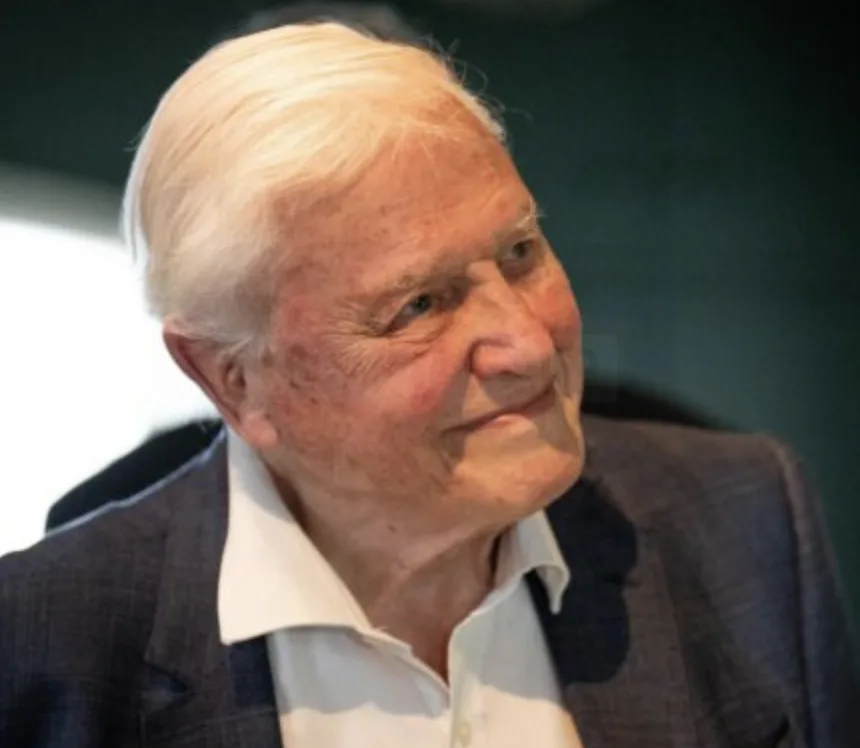 Sir David Attenborough Portrait Unveiled by Royal Society in Stunning Tribute to Natural History Legend