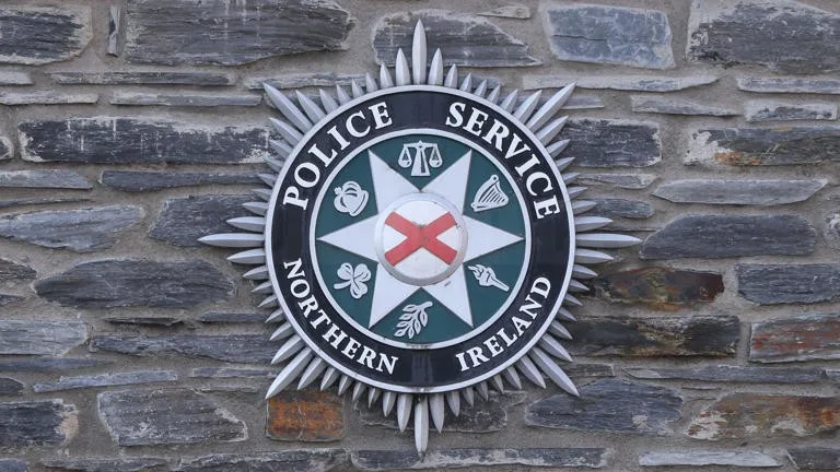 Vandals Shatter 11 Car Windscreens at Lisburn Road Hospital – Police Hunt Witnesses