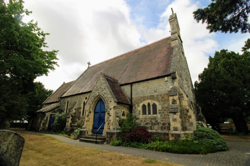 Creepy Crockenhill Exposer Strikes Near All Souls’ Church – Police Hunt Tall, Slim Suspect