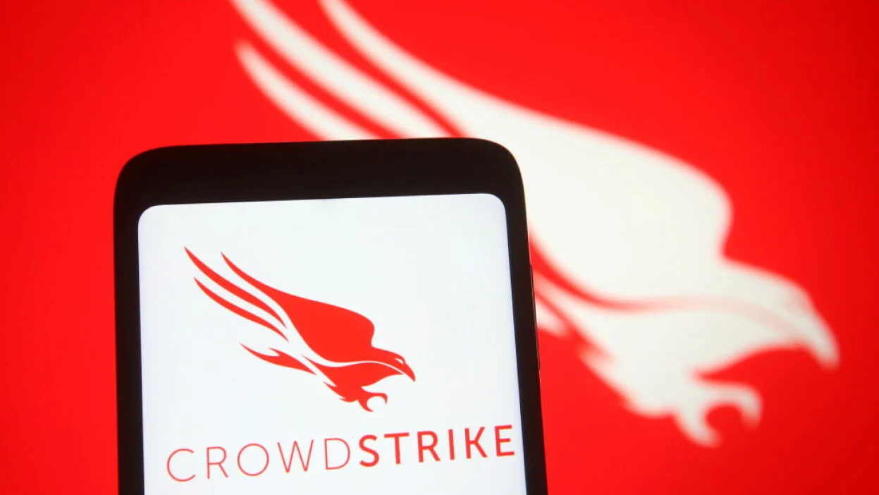 CrowdStrike Glitch Cripples 8.5 Million Devices, Sparks UK Travel Chaos and Global IT Meltdown