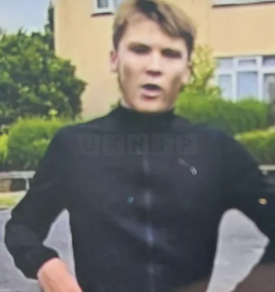 Hero Good Samaritan Attacked After Trying to Break Up Swanley Alley Fight – Police Release CCTV Image