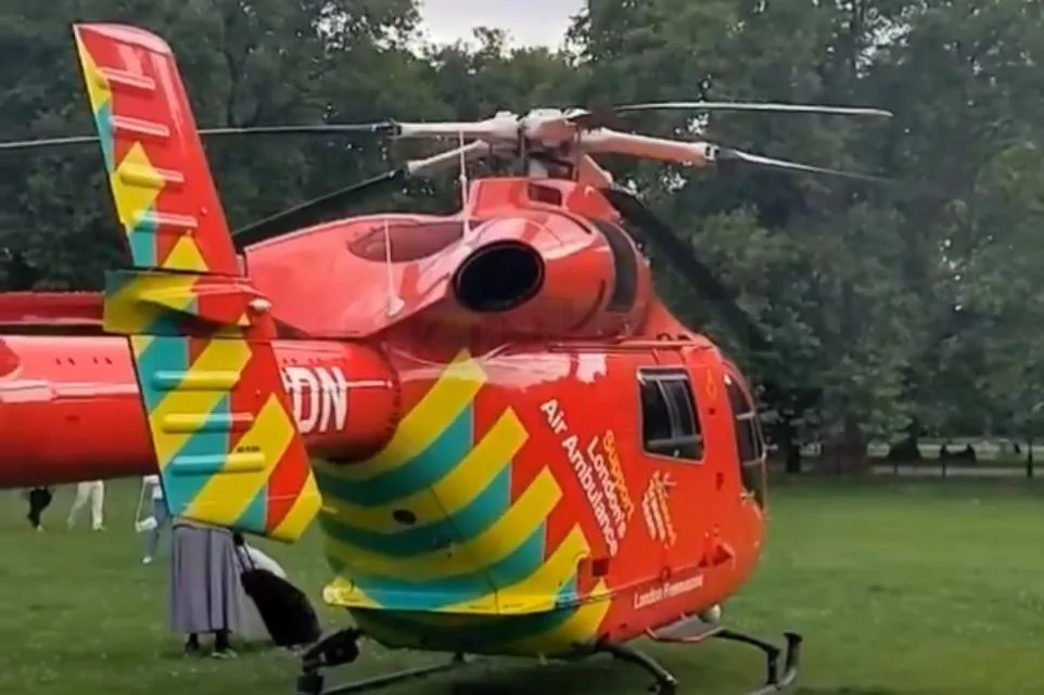 Two Teenagers Stabbed in Southwark Street Brawl – Man Arrested as Police Investigate