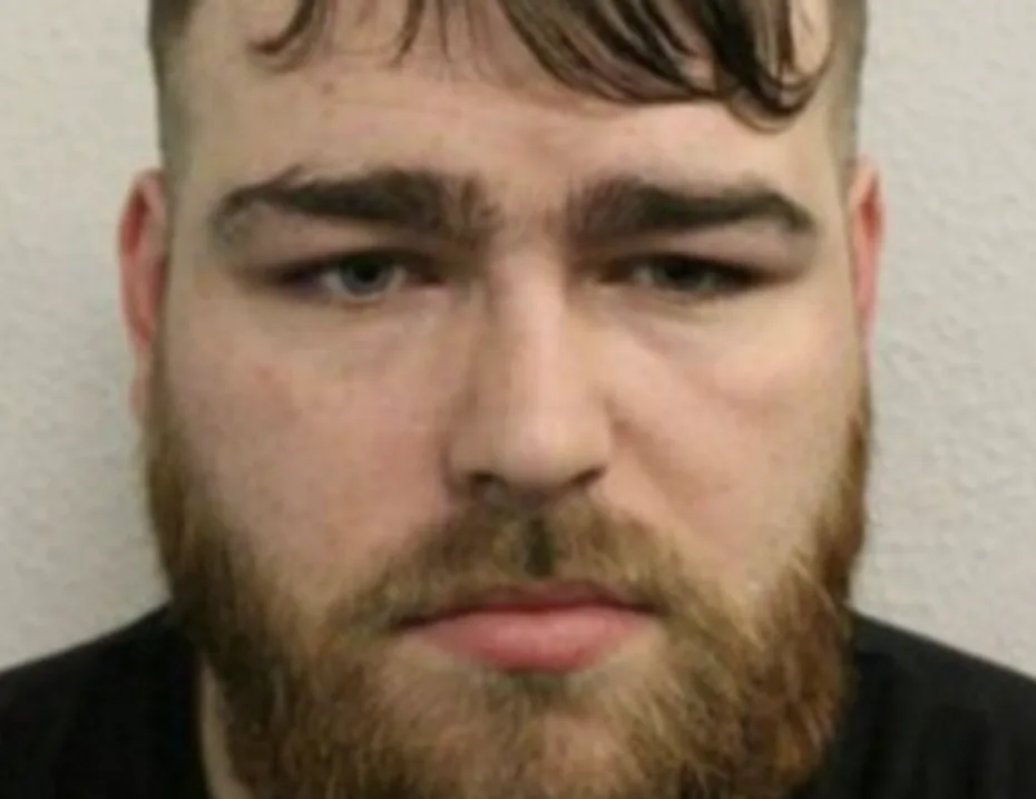 Police Hunt Ricky Charlton, 27, on the Run in South East London – Call 101 With Info