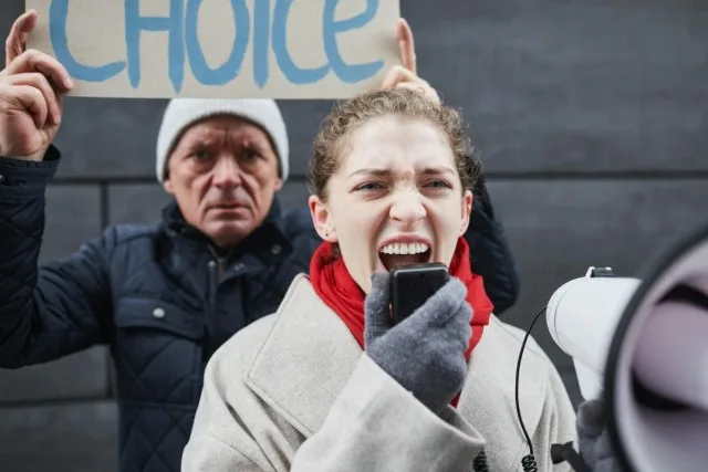 Government U-Turn: Strikes Act to Be Repealed in Bid to End Industrial Unrest and Boost Worker Relations