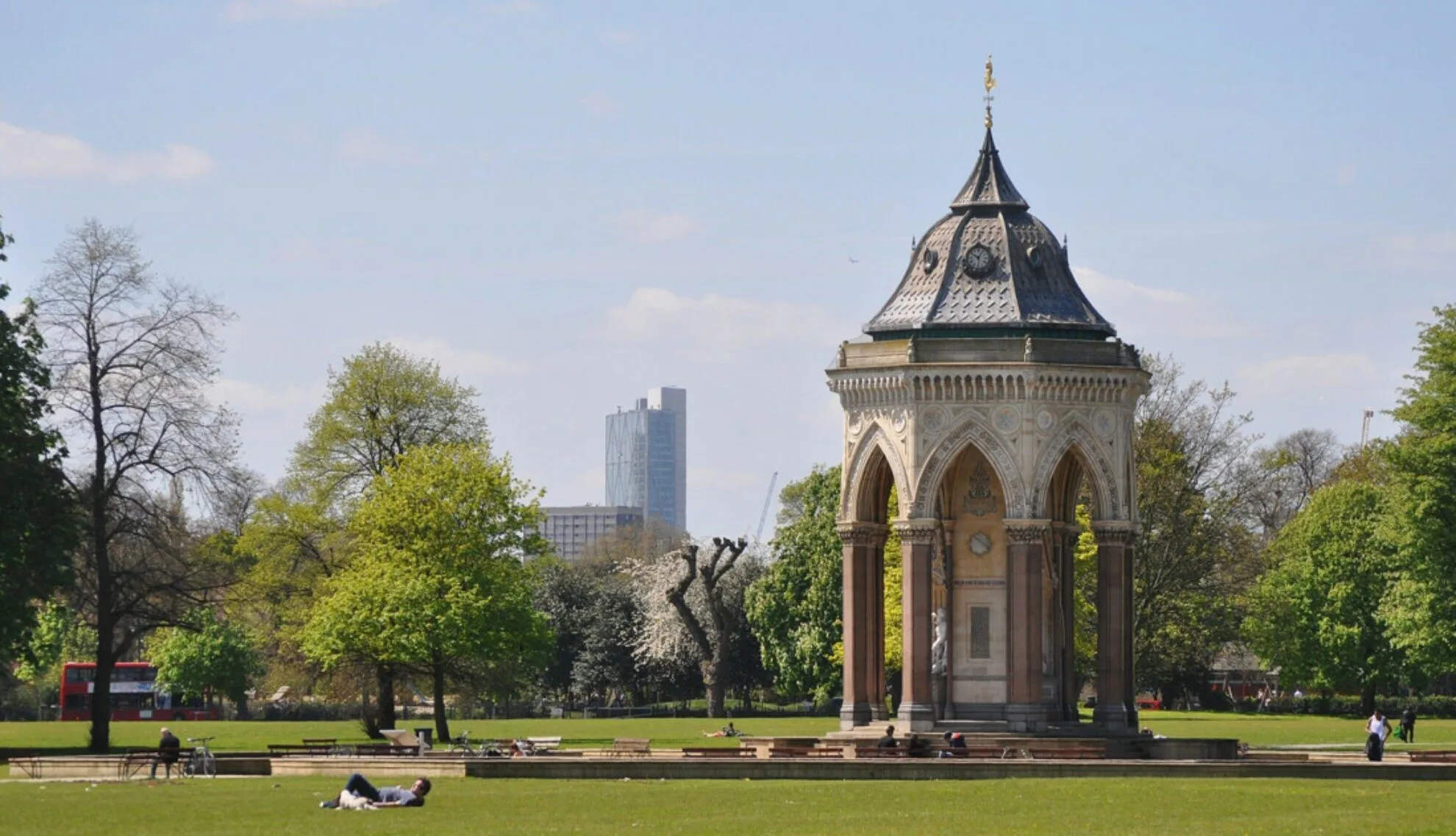 Body Found in Victoria Park, Tower Hamlets: Police Launch Unexplained Death Investigation