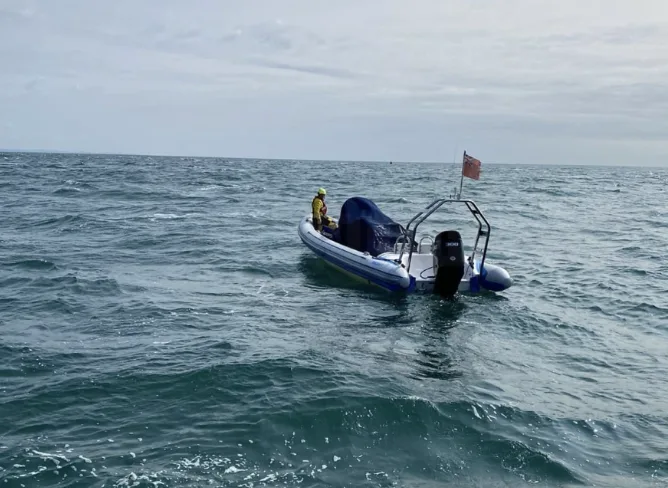 £15 Million Cocaine Haul Found in Dinghy on Sussex Beach – Five Men Arrested
