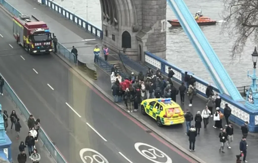 East London Gridlock: Tower Bridge Standoff and Blackwall Tunnel Crash Bring Chaos