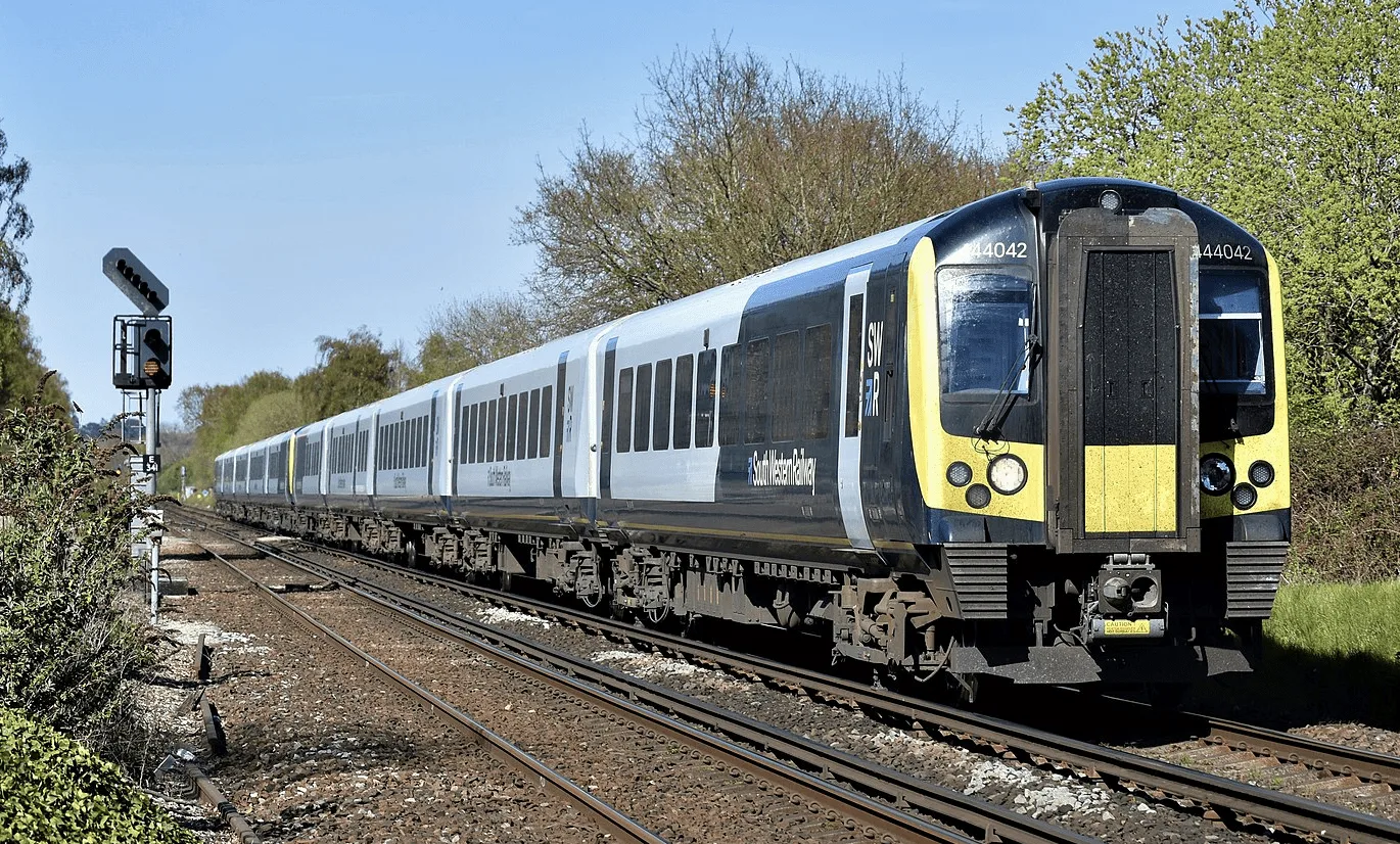 New Forest Train Tragedy Halts All Services Between Southampton and Brockenhurst – Major Delays & Replacement Buses Underway