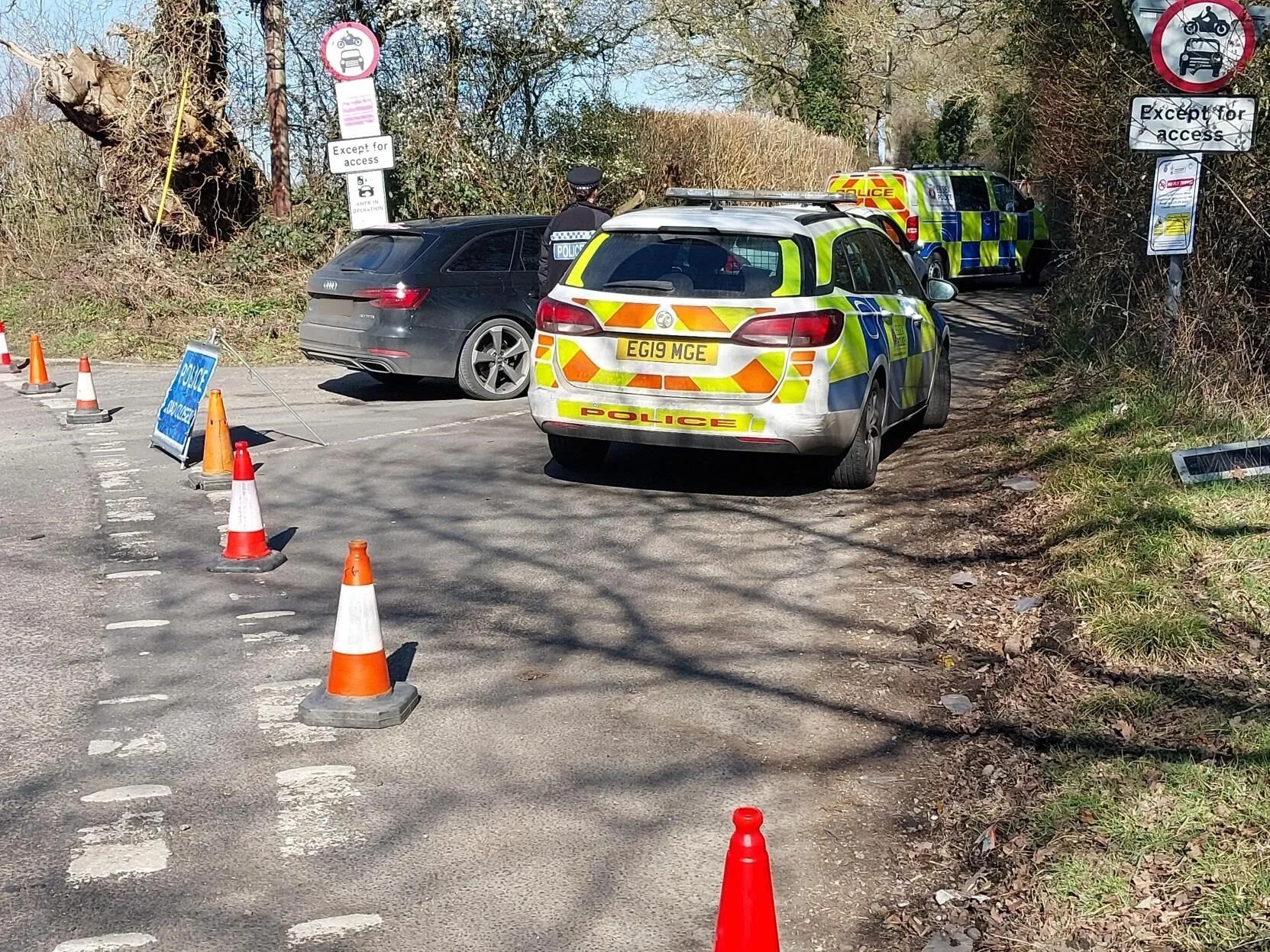 Brentwood Man in 30s Found Dead by Roadside – Essex Police Investigate, Appeal for Dashcam Footage