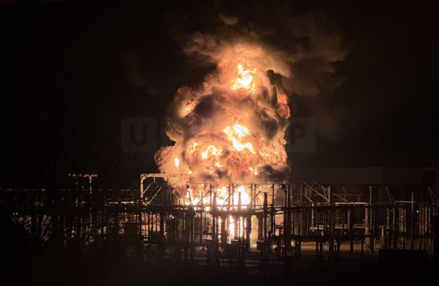 Hayes Substation Blaze Cuts Power to 67,000 Homes, Grounds 1,300 Heathrow Flights After Transformer Explosion