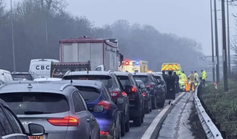 Serious Crash Shuts A2 Both Ways in Kent Between Gravesend and Rochester – Major Delays, Diversions in Place
