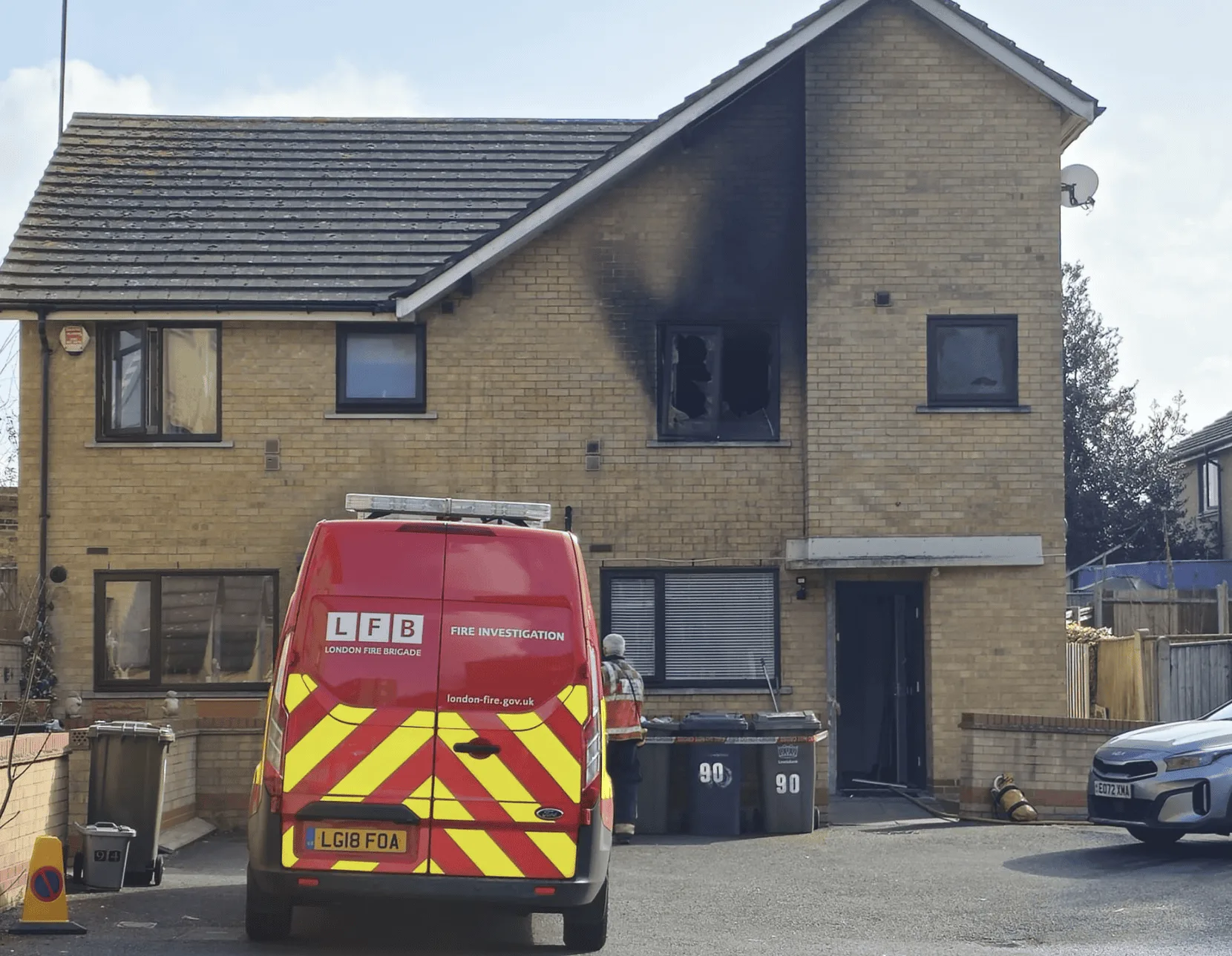 Deptford House Explosion Leaves Three Women Hospitalised as Firefighters Battle Fierce Blaze