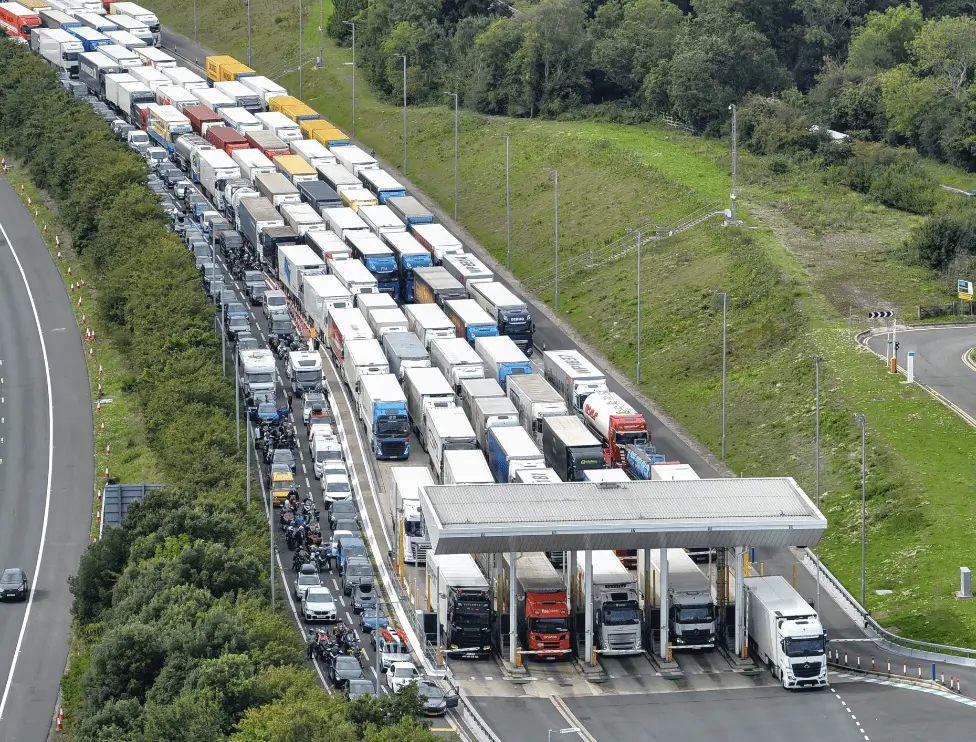 Eurotunnel Chaos: Freight Delays Up to 3.5 Hours as Folkestone Terminal Hit by Operational Glitch