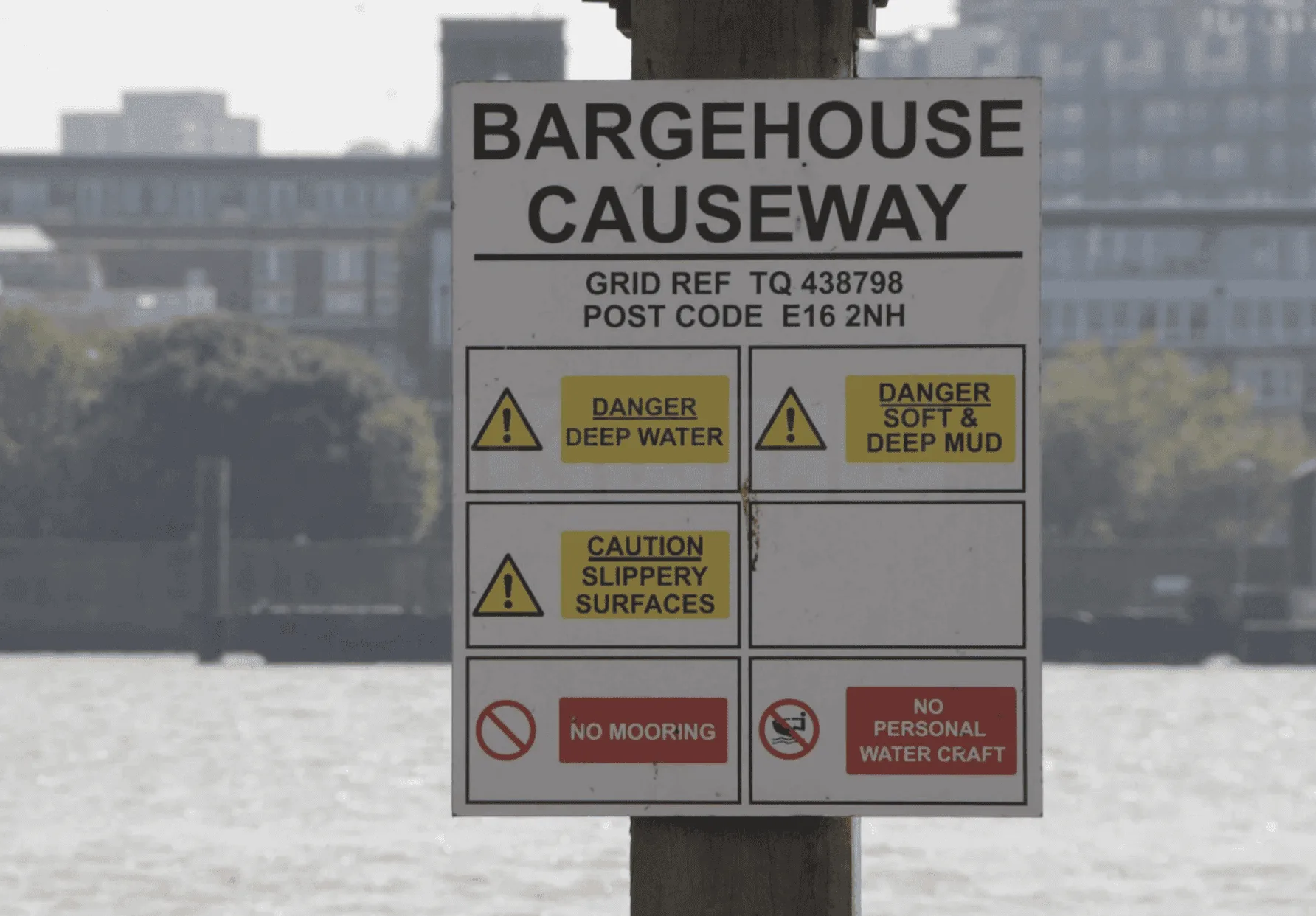 Tragic Thames Search: 11-Year-Old Girl Missing After Falling Near London City Airport