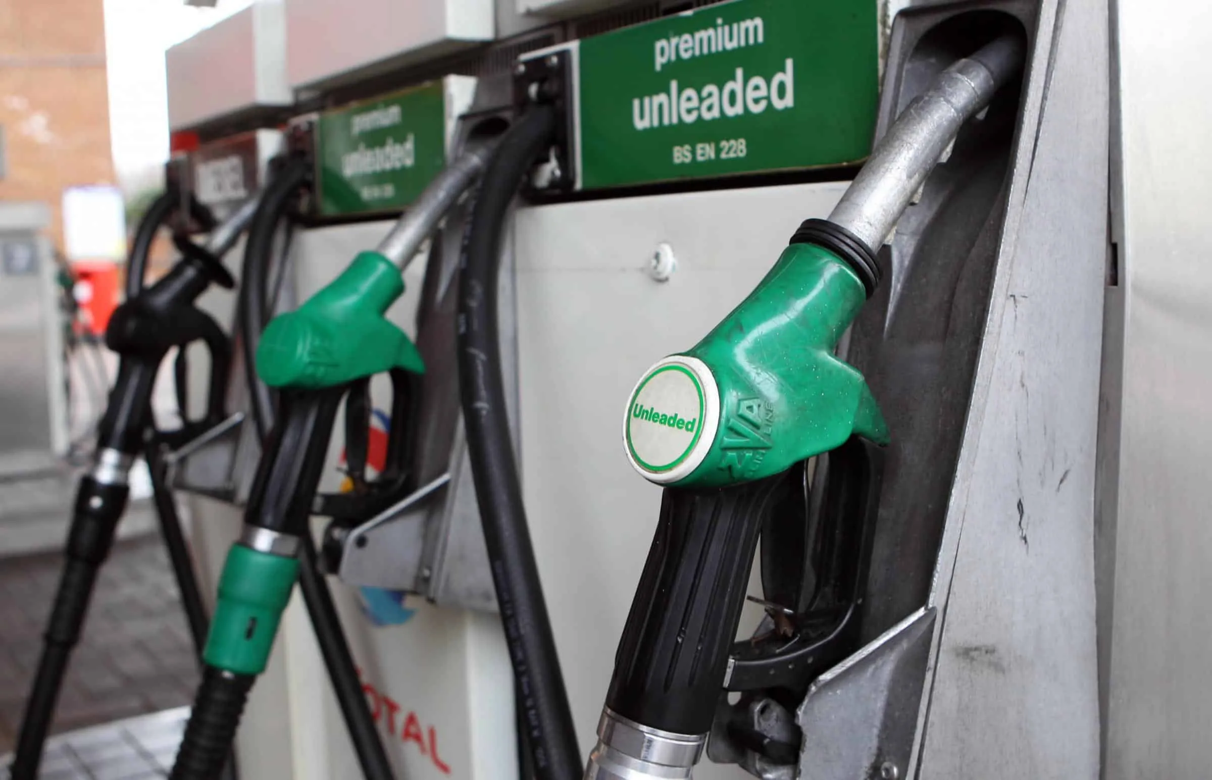 Fuel Prices to Plunge by 6p per Litre This Easter as Oil Hits Lowest Since 2021
