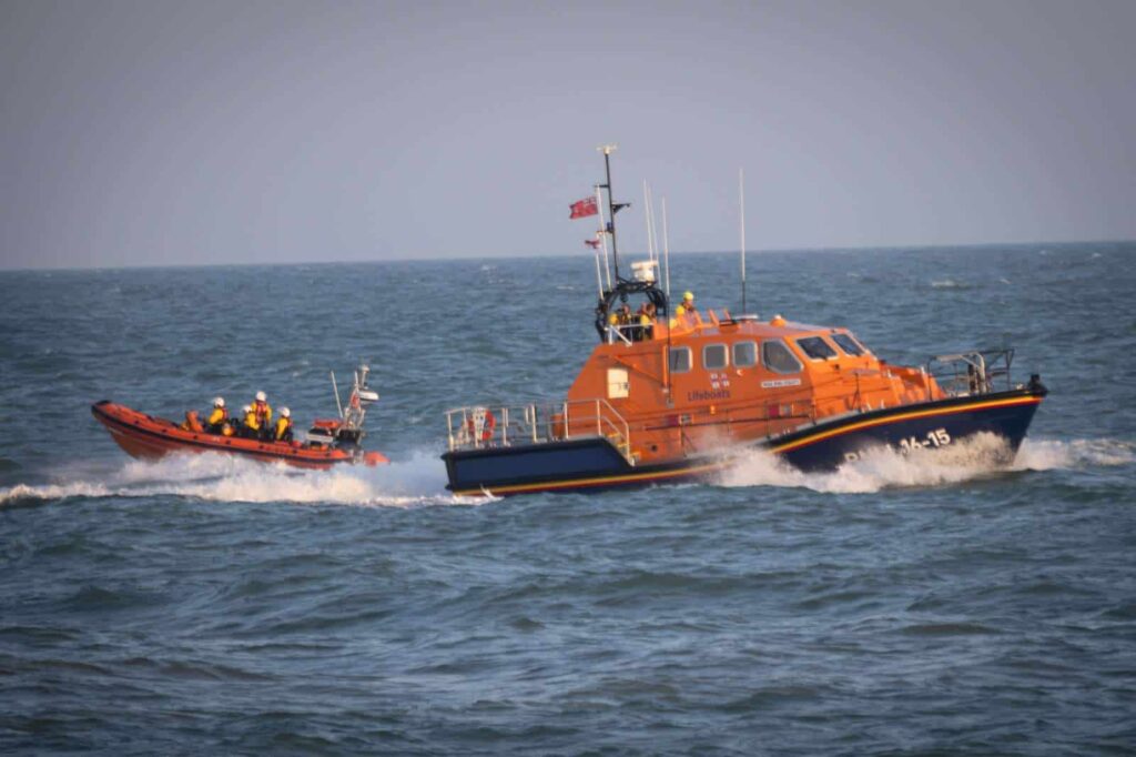 Shoreham RNLI Diverted to Urgent Search for Missing Child in Third Callout of the Day
