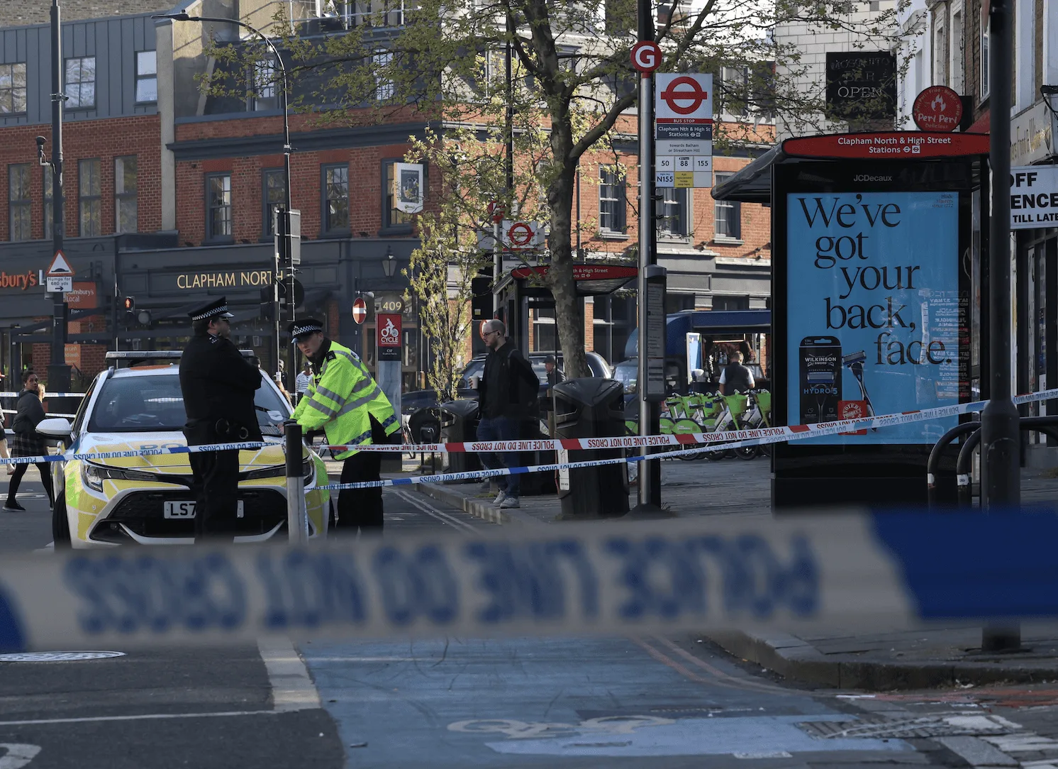 Triple Stabbing on Clapham High Street: One Arrested as Police Seal Off A3 Amid Travel Chaos