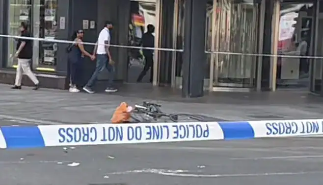 Cyclist in Critical Condition After Van Crash Shuts Central London’s New Oxford Street