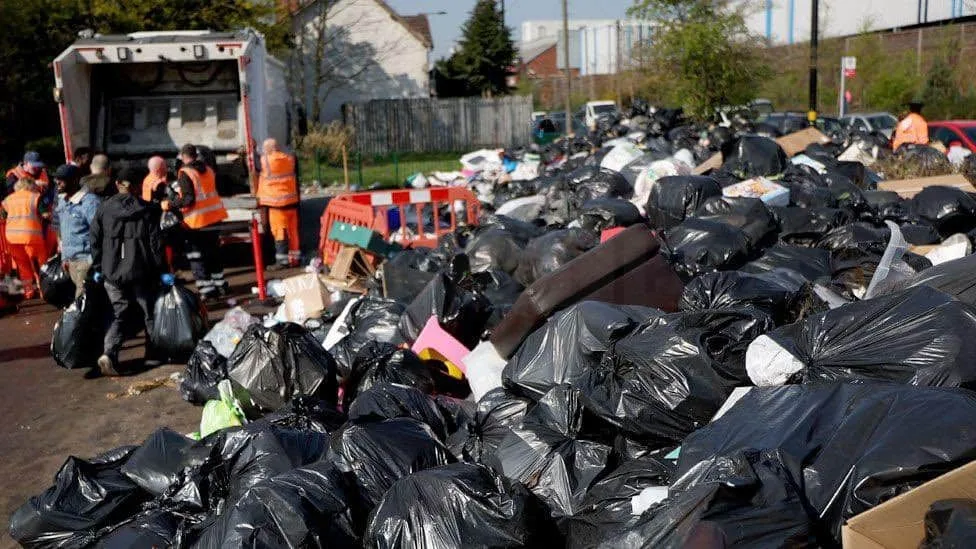 Birmingham Bin Strike Hits Fourth Month: City Drowning in Rubbish as Workers Reject Pay Deal