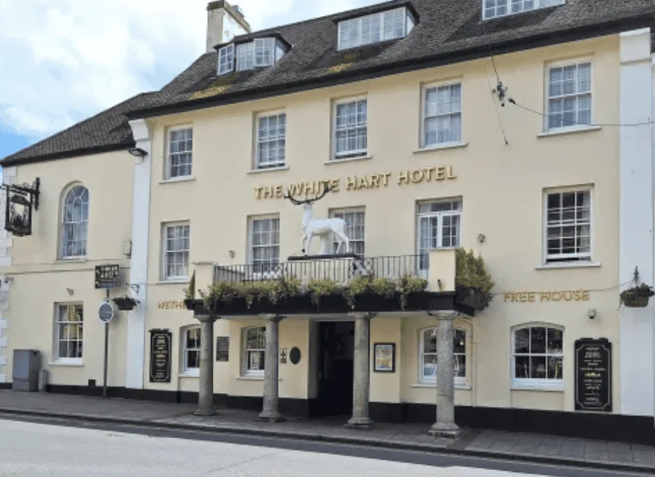 Man, 50s, Arrested After Axe Threat at Devon Wetherspoon Pub – Police Launch Helicopter Hunt