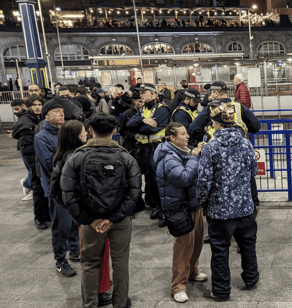 Smoke on District Line Track Triggers Victoria Underground Station Closure London