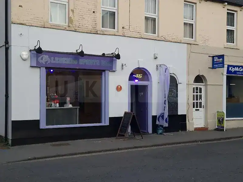 Man Hurt in Brutal Glass Attack at Trowbridge Sports Bar – Police Hunt Witnesses