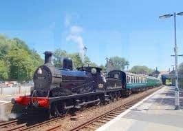 Spa Valley train trashed by yobs