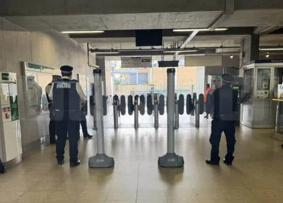 Met and British Transport Police Search 12 at Woolwich Arsenal – No Knives Found in Knife Crime Crackdown