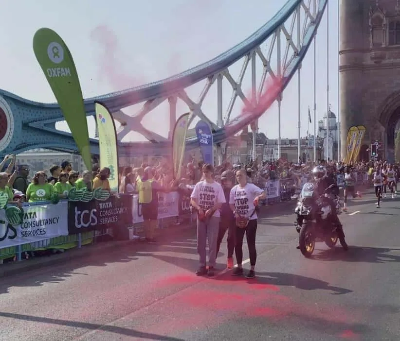 London Marathon Halted as Youth Protesters Throw Red Paint Demanding UK End Arms Sales to Israel