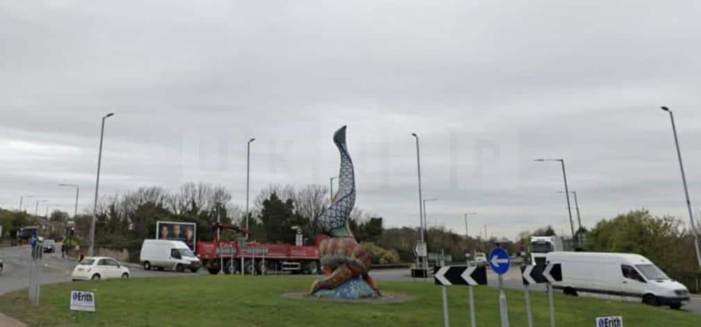 Two Hospitalised After Lorry and Car Crash Near Erith Fish Roundabout – Queens Road Reopens