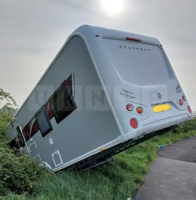 Caravan Comes Loose Near Cambridge Services – Police Assist with Recovery