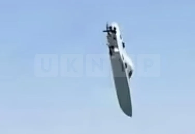 10,000HP Speedboat Flips Twice at 200mph Record Attempt – Crew Walk Away Miraculously Unharmed