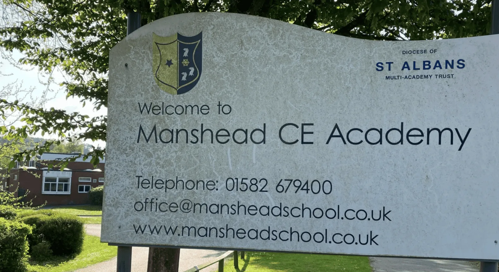 Teen With Zombie Knife Stabs Caretaker and Student at Bedfordshire School – Both Stable