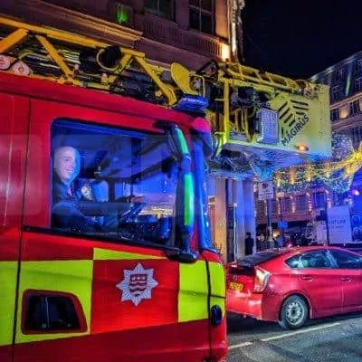 Tragic Bicester Blaze Claims Lives of Two Firefighters and Local Man – Police Launch Investigation