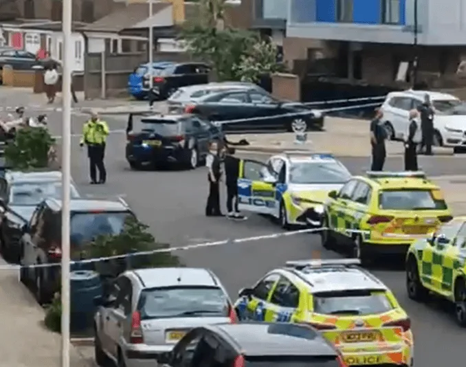 Rainham Teen Stabbed in Broad Daylight: Police Urge Witnesses as Hunt for Attackers Continues