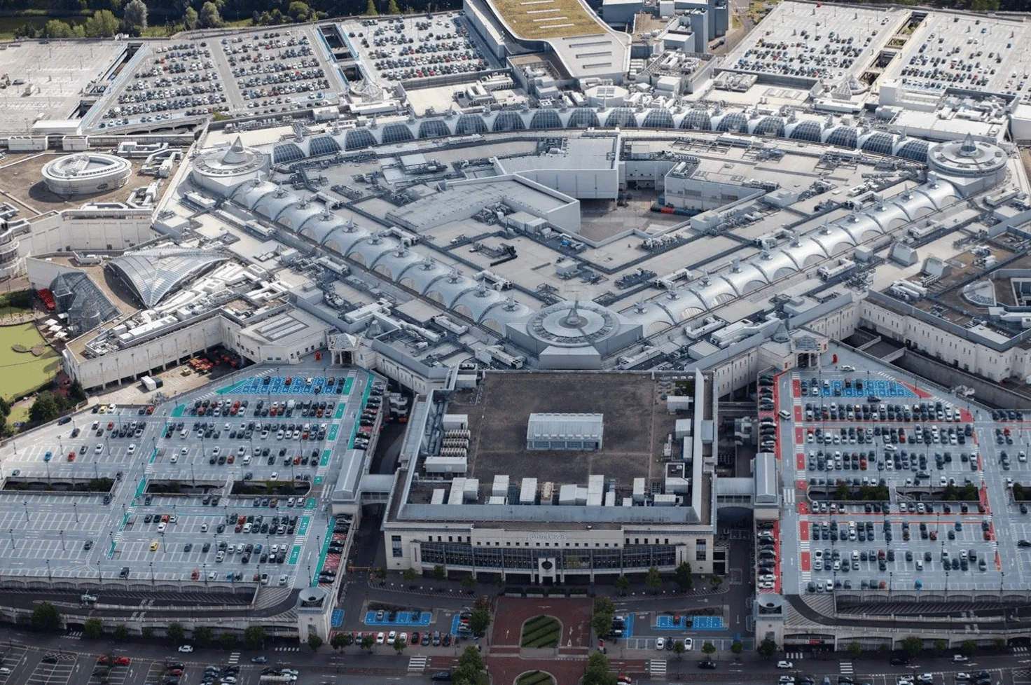 Shoplifter Busted at Gatwick After £2,000 John Lewis Handbag Heists Across Bluewater and Cambridge